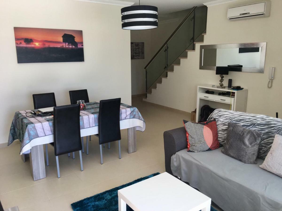 Olhos De Agua Apartment ออยุส ดิ อากวา ภายนอก รูปภาพ